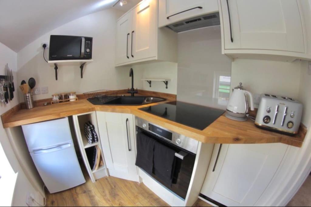 Traveller'S Rest - Cosy Cottage In Heart Of Wilton Salisbury Eksteriør billede